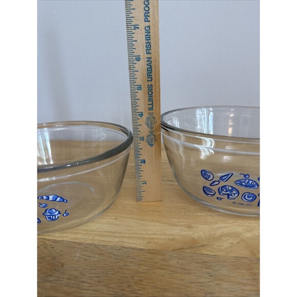 Vintage Anchor Hocking Pillsbury Doughboy Glass Mixing Bowl Set 1 & 1.5 Quart - Picture 5 of 7